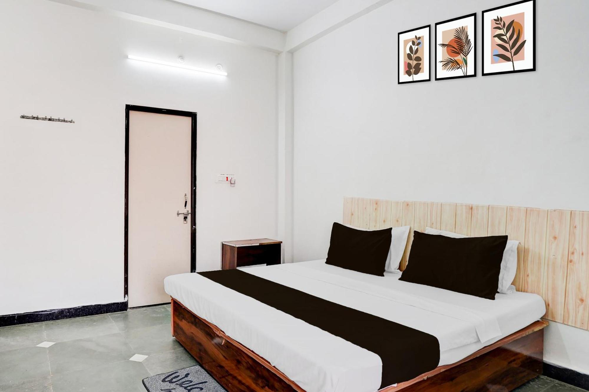 Hotel O Ramdut Palace Guest House Faizabad Экстерьер фото